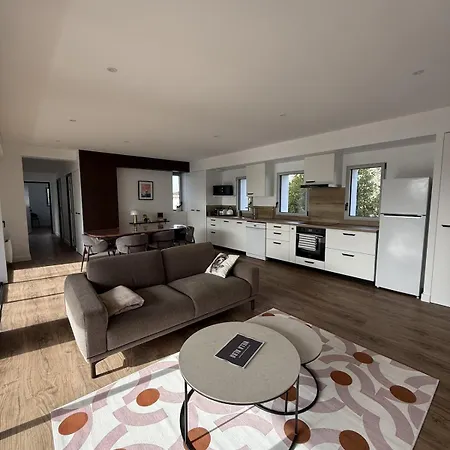 Avec Terrasse - Proche Et Centre Apartamento *